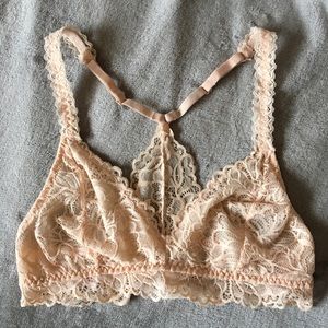LIGHT PINK LACE BRALETTE